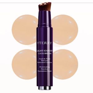 By Terry Light-Expert Click Brush Foundation